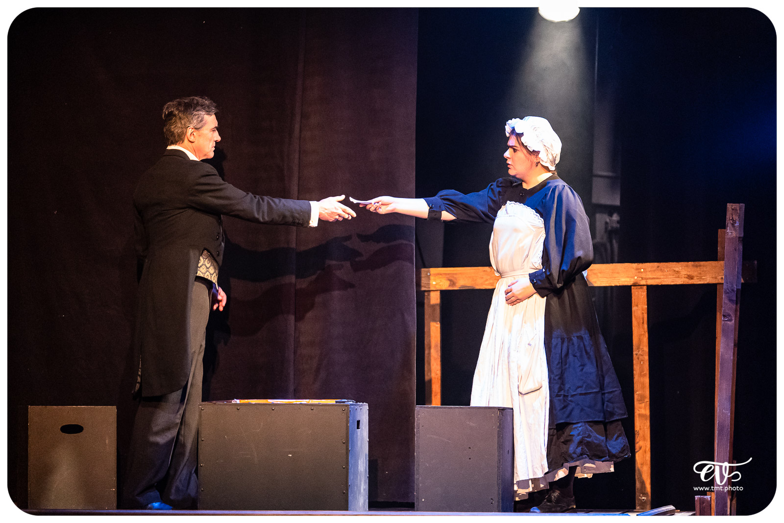 OLIVER TWIST (CIE LA MESNIE H.)